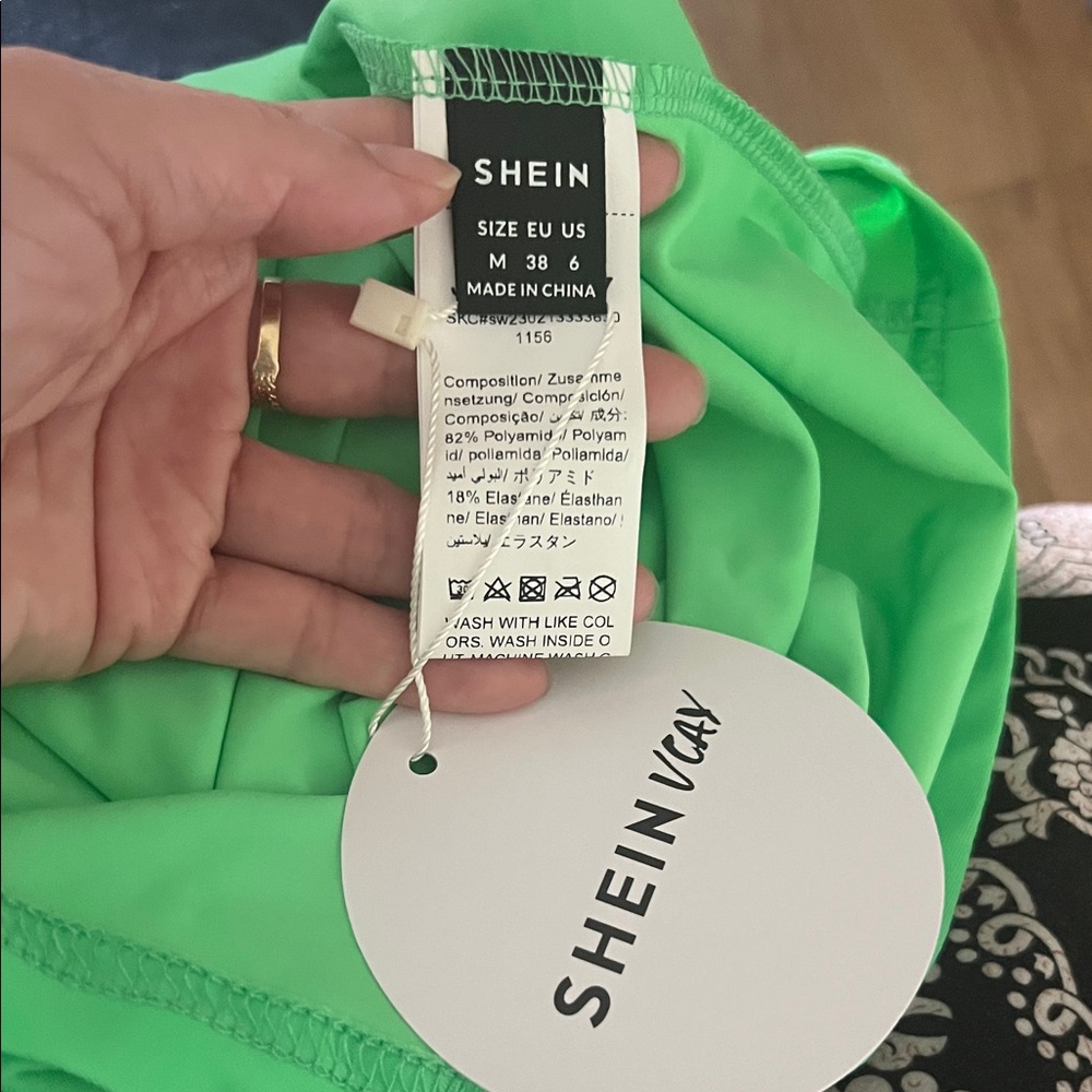 #1123+ Green One-Shoulder Dress - Picture 7 of 7
